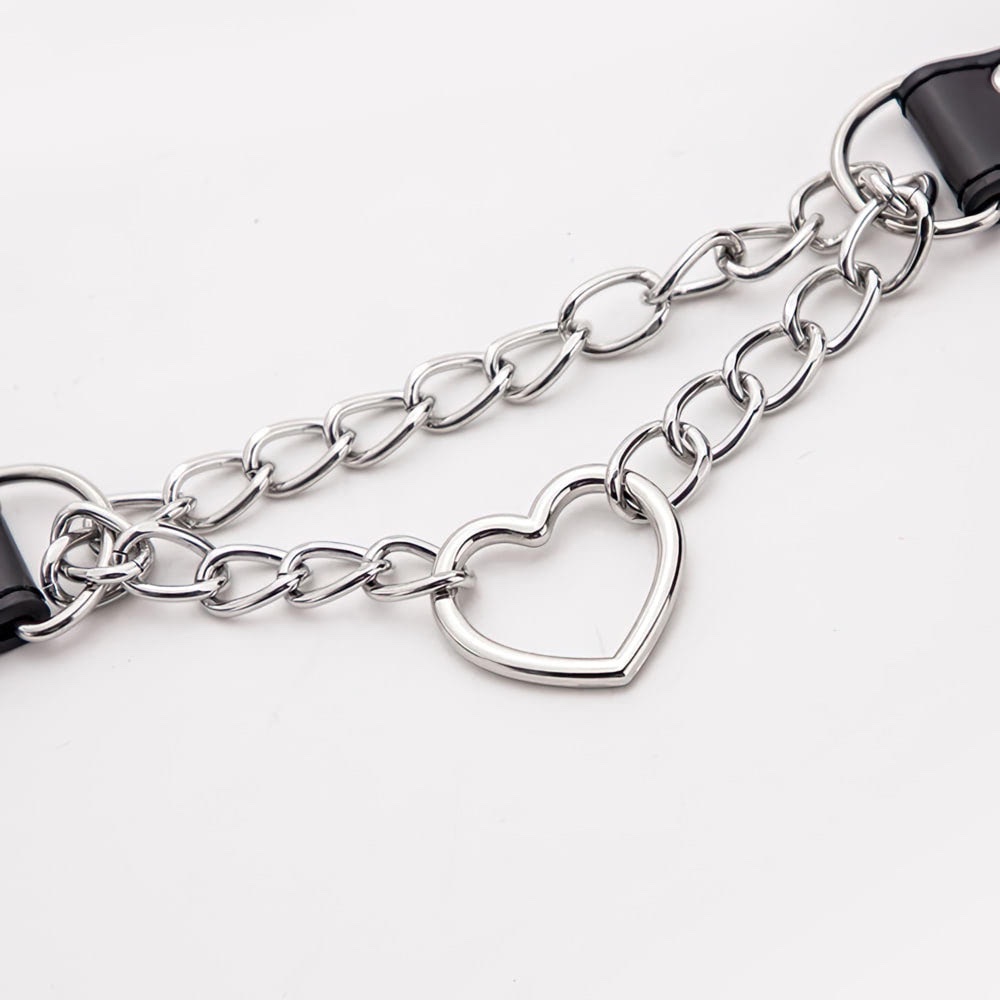 Coleira Bondage em Couro Sintético na cor Preta com Corrente e Coração - Imagem 2